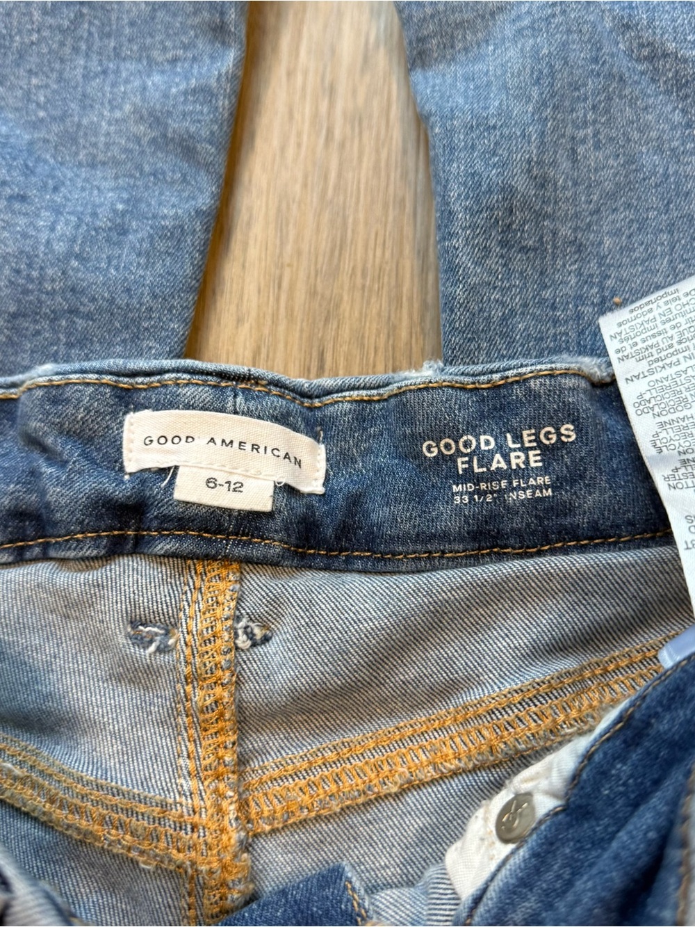 Good American flare jeans - Picture 2 of 3